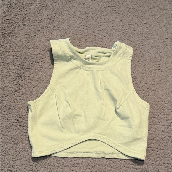 Lululemon Light Green Sleeveless Crop Top size 8 - Picture 1 of 4